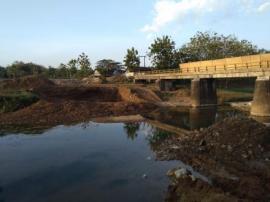 PEMBANGUNAN JEMBATAN WATUSIGAR MENJADI OBYEK WISATA MASYARAKAT SETEMPAT