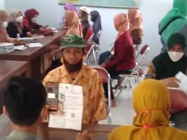 PENYALURAN BLT MINYAK GORENG Dan BPNT PKH KALURAHAN WATUSIGAR 