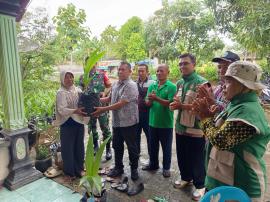 Penyerahan Bibit Kelapa Entok oleh Dinas Pertanian Kabupaten Gunungkidul